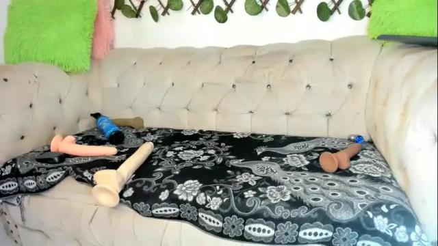 Image 11 of amydelahoz_8 Stream on Chaturbate on 21 days ago