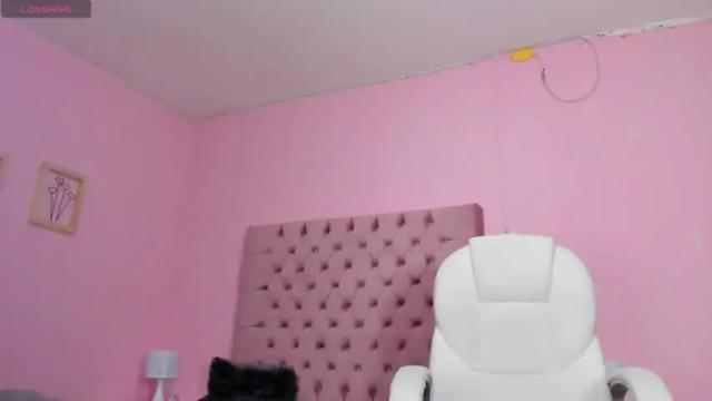 Image 8 of amyolimpo Stream on Chaturbate on 13 months ago