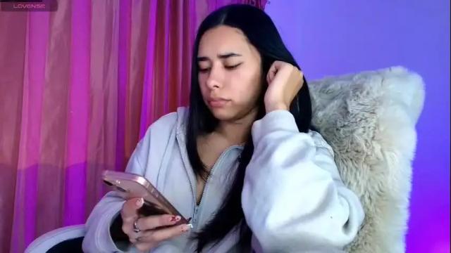 Image 8 of amyolimpo Stream on Chaturbate on 24 days ago