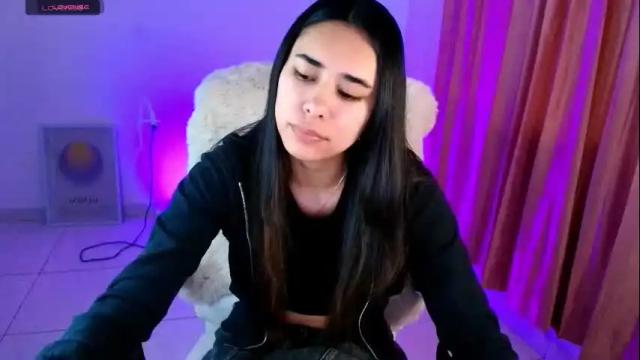 Image 3 of amyolimpo Stream on Chaturbate on 2 days ago