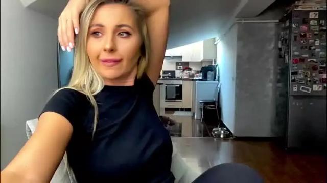 Image 11 of amyroberta92 Stream on Chaturbate on 1 day ago