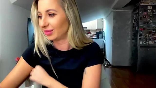 Image 6 of amyroberta92 Stream on Chaturbate on 1 day ago