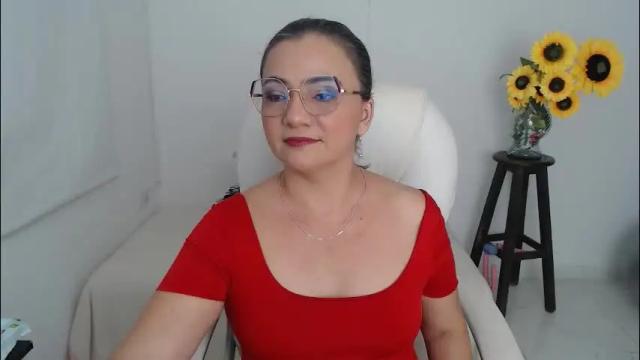 Image 2 of ana_hotmilf Stream on Chaturbate on 1 month ago
