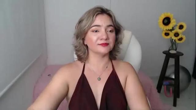 Image 2 of ana_hotmilfx Stream on Chaturbate on 1 month ago