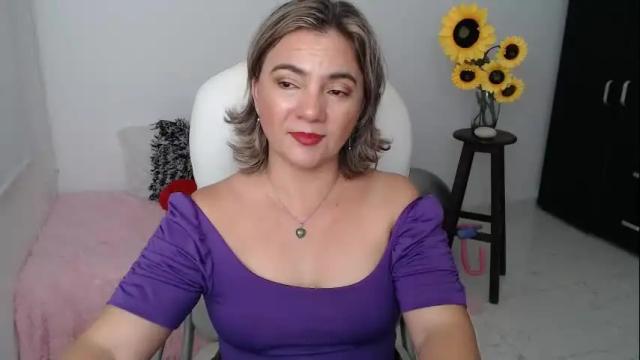 Image 8 of ana_hotmilfx Stream on Chaturbate on 1 month ago