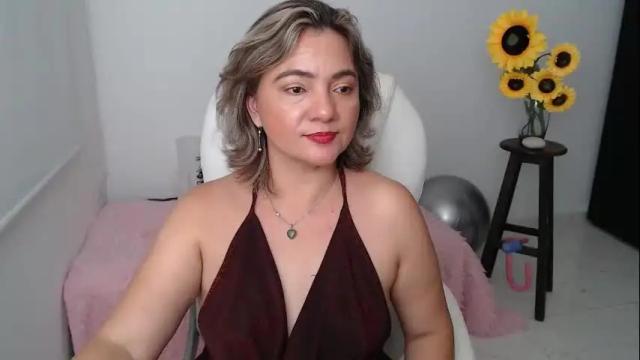 Image 4 of ana_hotmilfx Stream on Chaturbate on 1 month ago