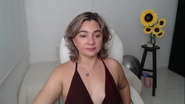 Image 7 of ana_hotmilfx Stream on Chaturbate on 1 month ago