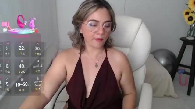 Image 11 of ana_hotmilfx Stream on Chaturbate on 3 days ago