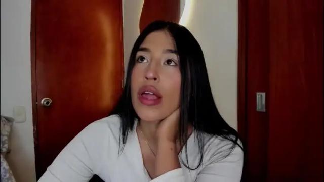 Image 2 of ana_m_ Stream on Chaturbate on 1 month ago