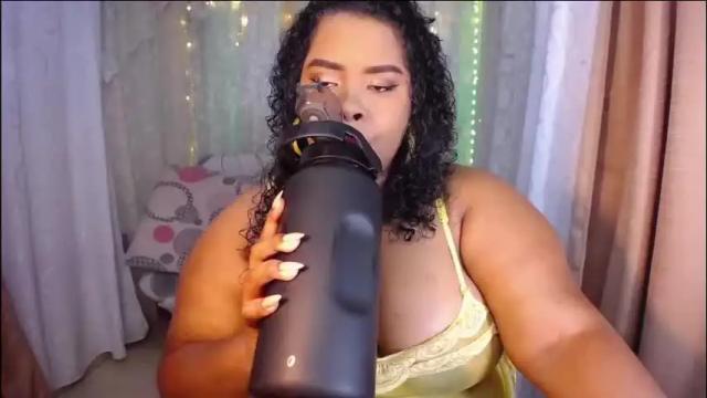 Image 2 of ana_off_alana Stream on Chaturbate on 17 days ago