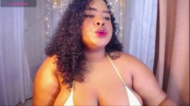 Image 3 of ana_off_alana Stream on Chaturbate on 1 month ago