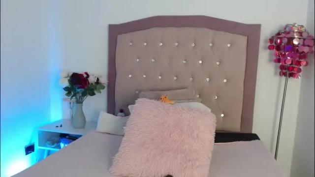 Image 3 of anaa_moon Stream on Chaturbate on 27 days ago