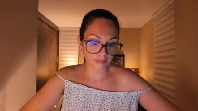 Image 10 of anabel_25 Stream on Chaturbate on 13 months ago