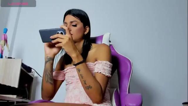 Image 12 of anabellabonariva Stream on Chaturbate on 1 month ago
