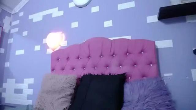 Image 6 of anahi_azul Stream on Chaturbate on 21 months ago