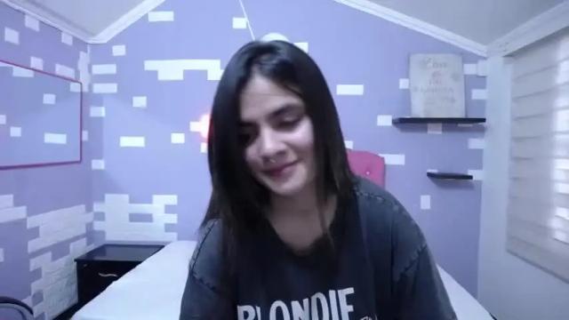Image 7 of anahi_azul Stream on Chaturbate on 19 months ago