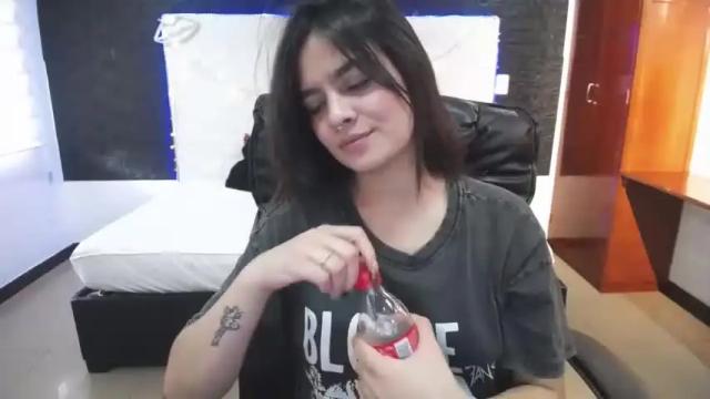 Image 7 of anahi_azul Stream on Chaturbate on 19 months ago