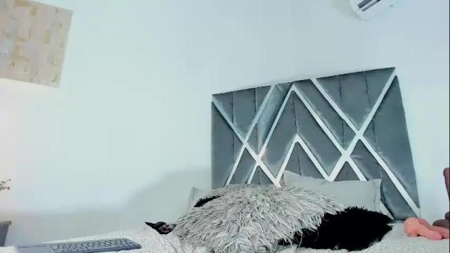 Image 3 of anahidolls Stream on Chaturbate on 12 days ago