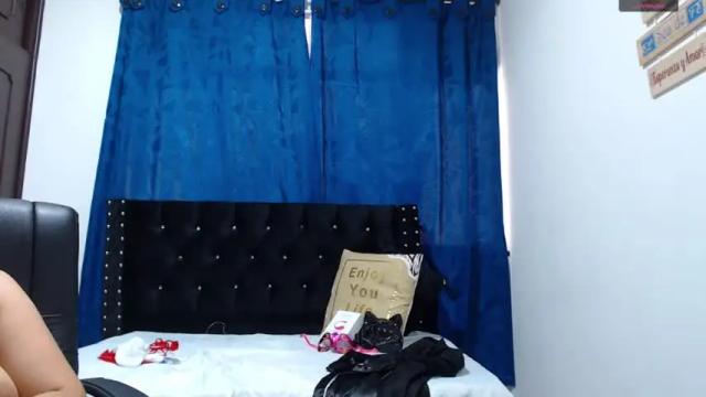 Image 11 of anahiilee_6 Stream on Chaturbate on 20 months ago