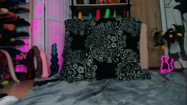 Image 3 of anal_queen_mona Stream on Chaturbate on 1 month ago