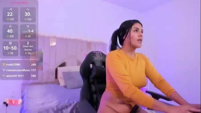 Image 8 of analia_tay Stream on Chaturbate on 10 days ago