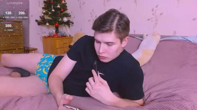 Image 8 of ananasssas Stream on Chaturbate on 17 months ago
