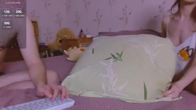 Image 7 of ananasssas Stream on Chaturbate on 16 months ago