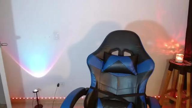 Image 8 of anarosse__ Stream on Chaturbate on 20 days ago