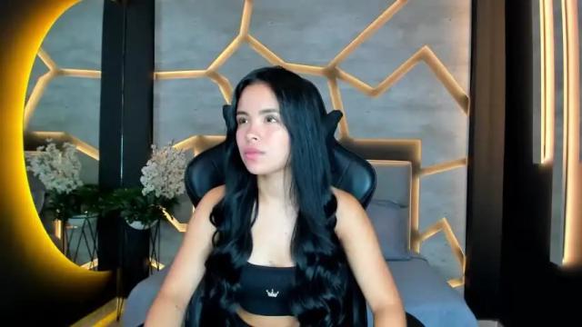 Image 2 of anarussell Stream on Chaturbate on 26 months ago