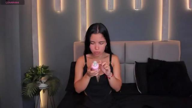 Image 4 of anarussell Stream on Chaturbate on 27 months ago