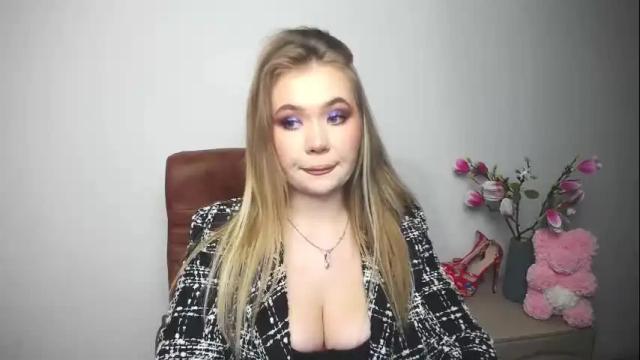 Image 11 of anastacyyellig Stream on Chaturbate on 2 months ago