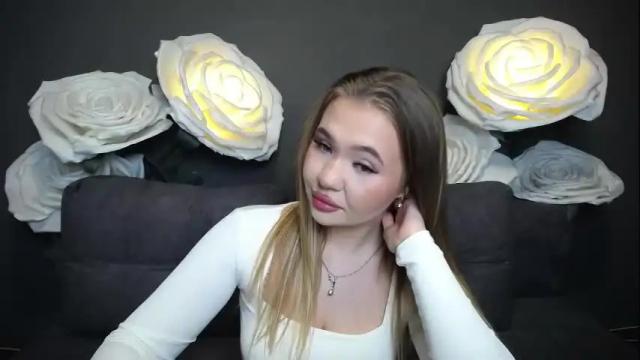 Image 2 of anastacyyellig Stream on Chaturbate on 1 month ago