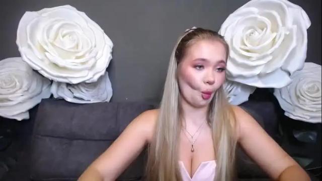 Image 6 of anastacyyellig Stream on Chaturbate on 1 month ago