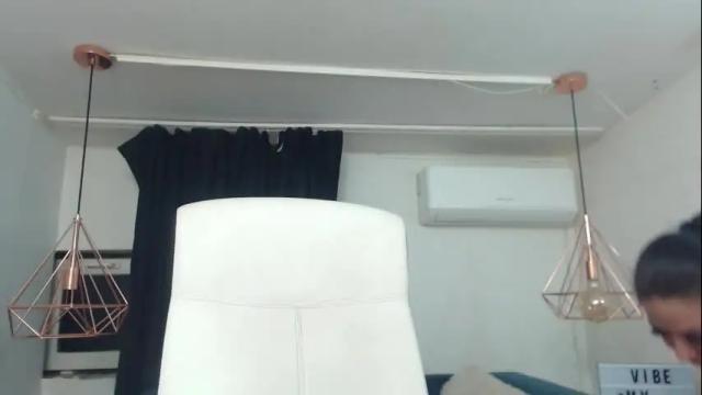 Image 6 of andrahart_ Stream on Chaturbate on 1 month ago
