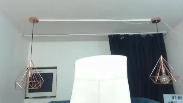 Image 10 of andrahart_ Stream on Chaturbate on 23 days ago