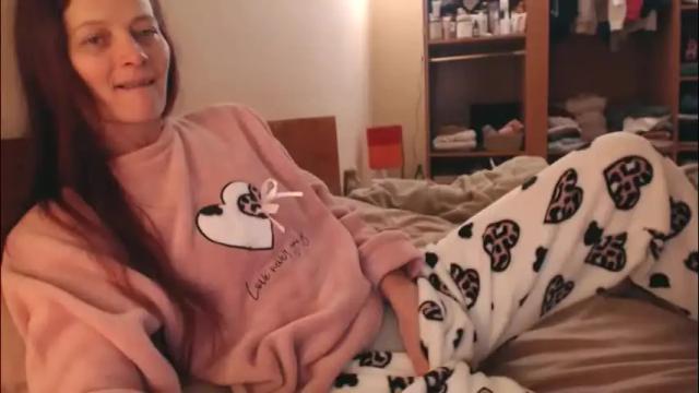 Image 2 of andrasweetie Stream on Chaturbate on 20 days ago