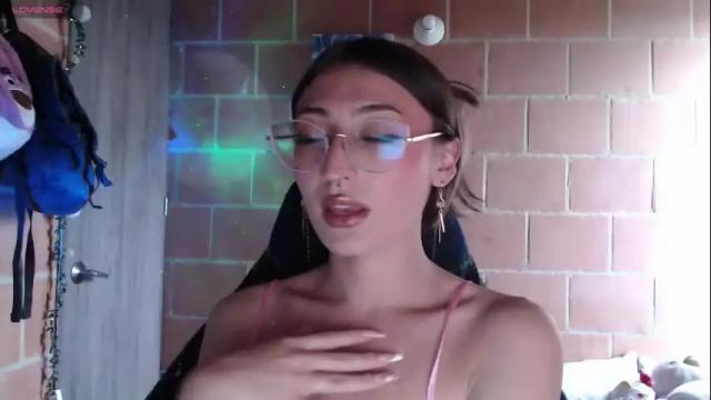 Image 3 of andrea_camila Stream on Chaturbate on 2 months ago