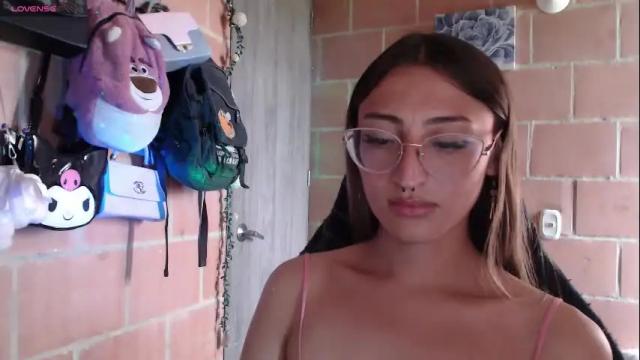 Image 10 of andrea_camila Stream on Chaturbate on 2 months ago