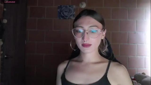 Image 2 of andrea_camila Stream on Chaturbate on 1 month ago