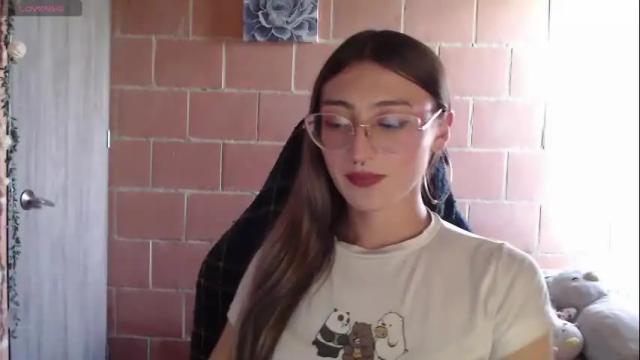 Thumbnail 1, andrea_camila's Stream at Chaturbate, 24 days ago