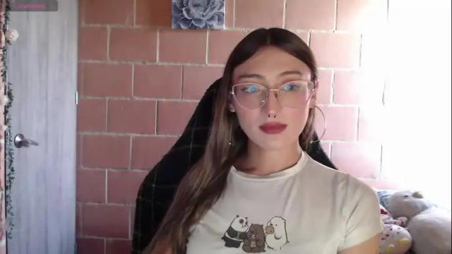 Image 3 of andrea_camila Stream on Chaturbate on 25 days ago