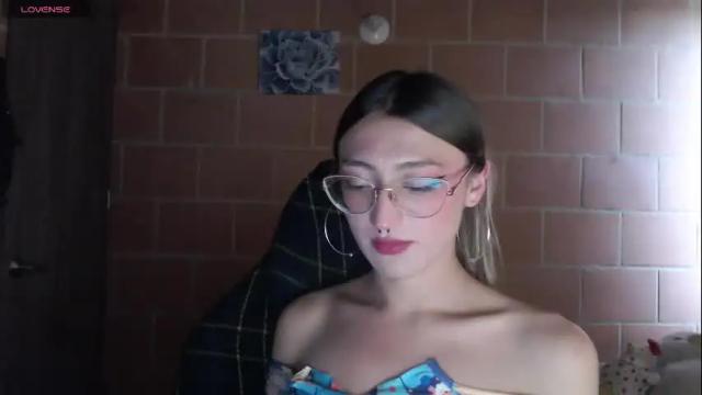 Image 3 of andrea_camila Stream on Chaturbate on 22 days ago