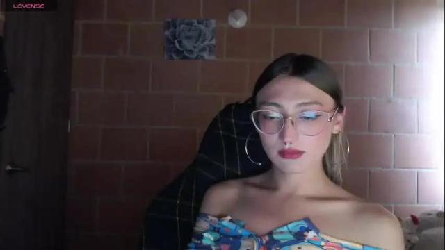 Image 4 of andrea_camila Stream on Chaturbate on 22 days ago