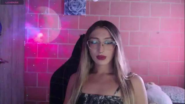 Image 12 of andrea_camila Stream on Chaturbate on 13 days ago