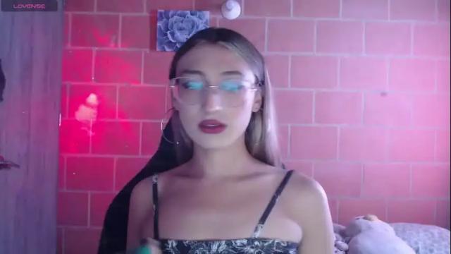 Image 2 of andrea_camila Stream on Chaturbate on 13 days ago