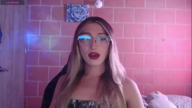 Image 3 of andrea_camila Stream on Chaturbate on 13 days ago