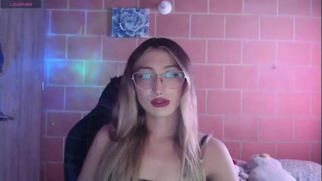Image 7 of andrea_camila Stream on Chaturbate on 13 days ago