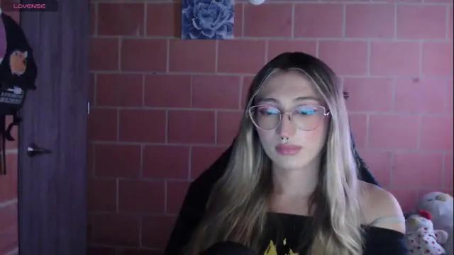 Image 10 of andrea_camila Stream on Chaturbate on 12 days ago