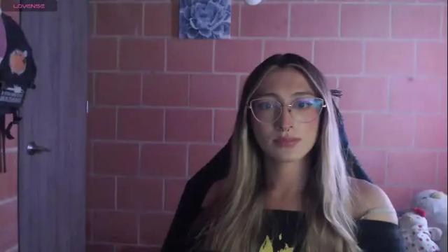 Image 11 of andrea_camila Stream on Chaturbate on 12 days ago