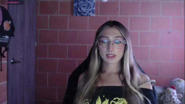 Image 6 of andrea_camila Stream on Chaturbate on 12 days ago